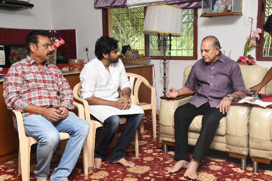 Celebrities-Pay-Homage-to-Vijaya-Nirmala-Garu